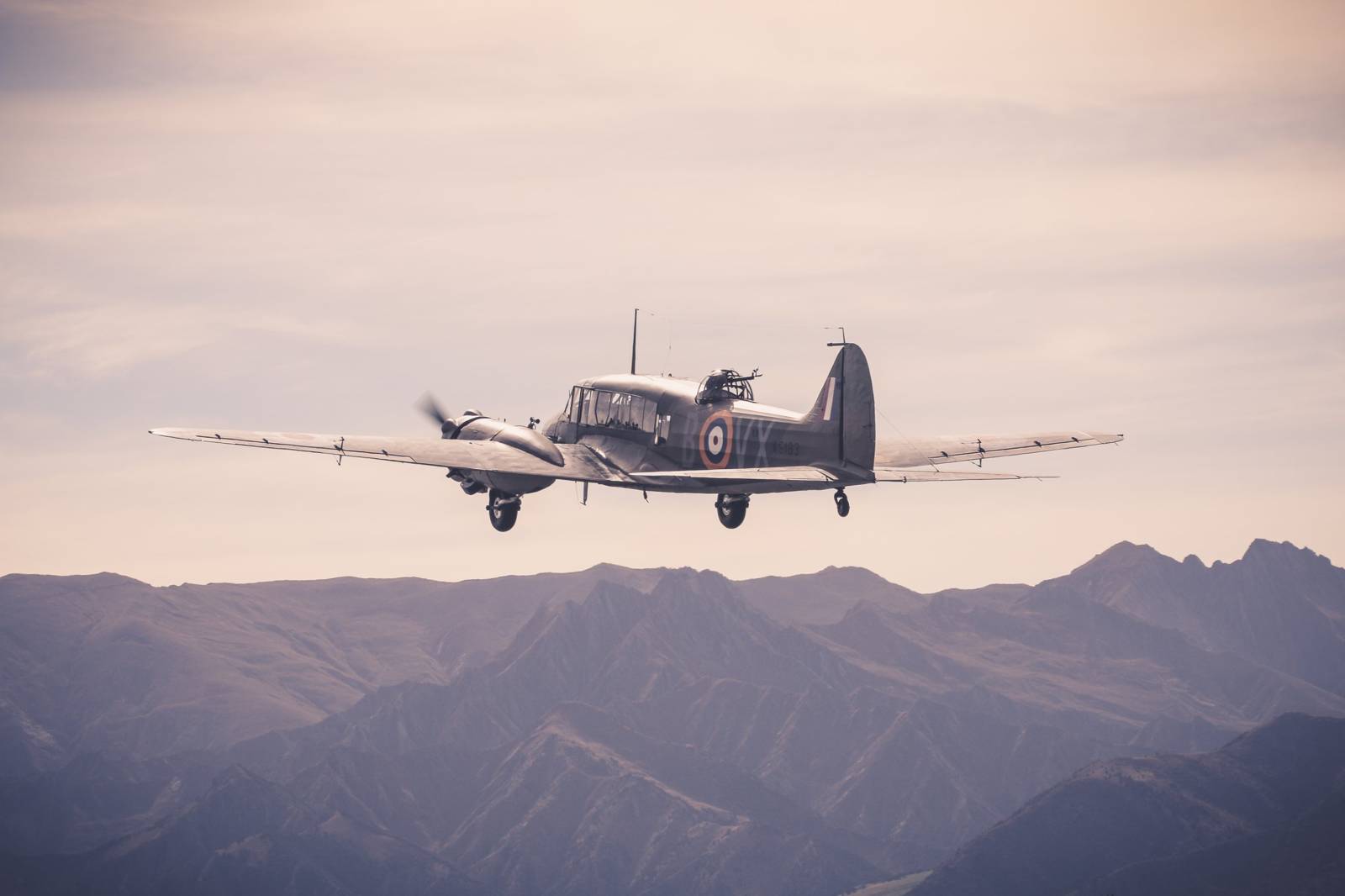 Avro Anson, departing Wanaka