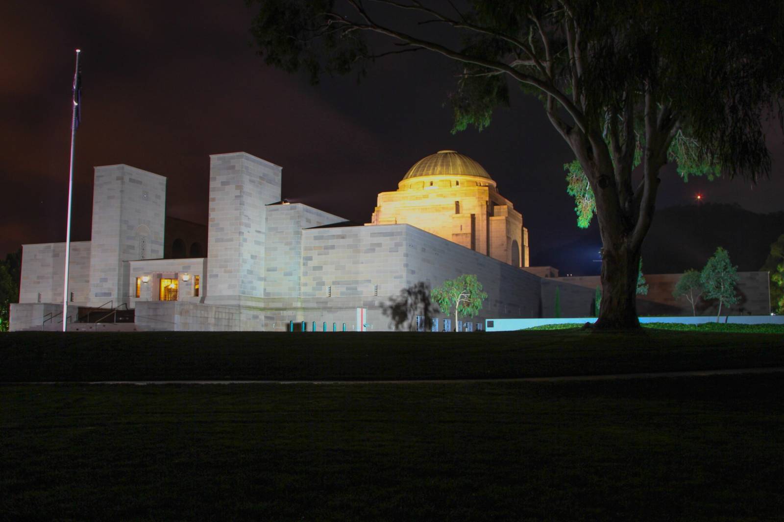 Australian War Memorial by night