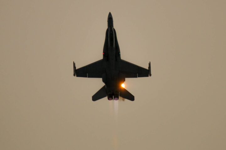 Hornet, vertical climb